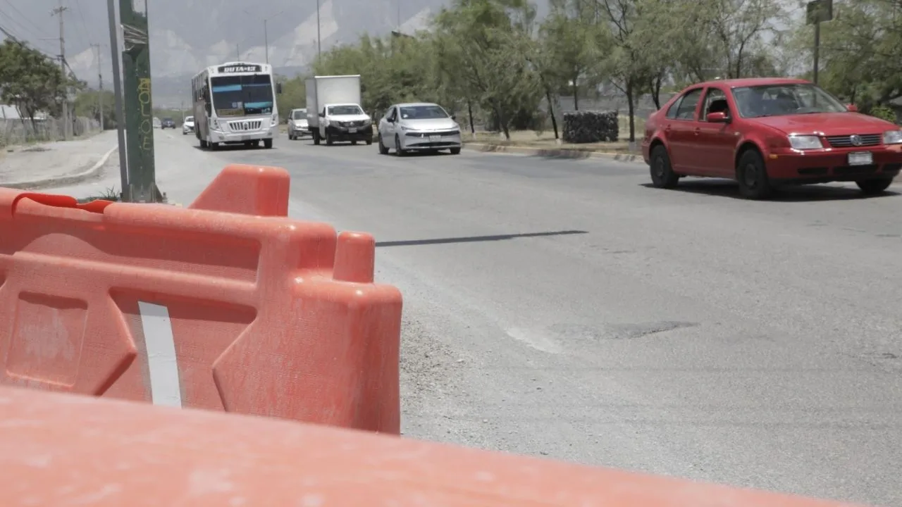 Escobedo implementa cierres viales en el Anillo Periférico por mantenimiento