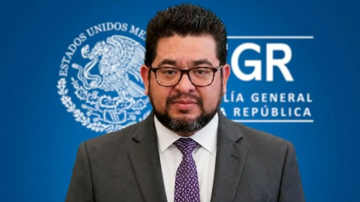 Óscar Langlet es removido de la FGR tras negativa a cerrar investigación