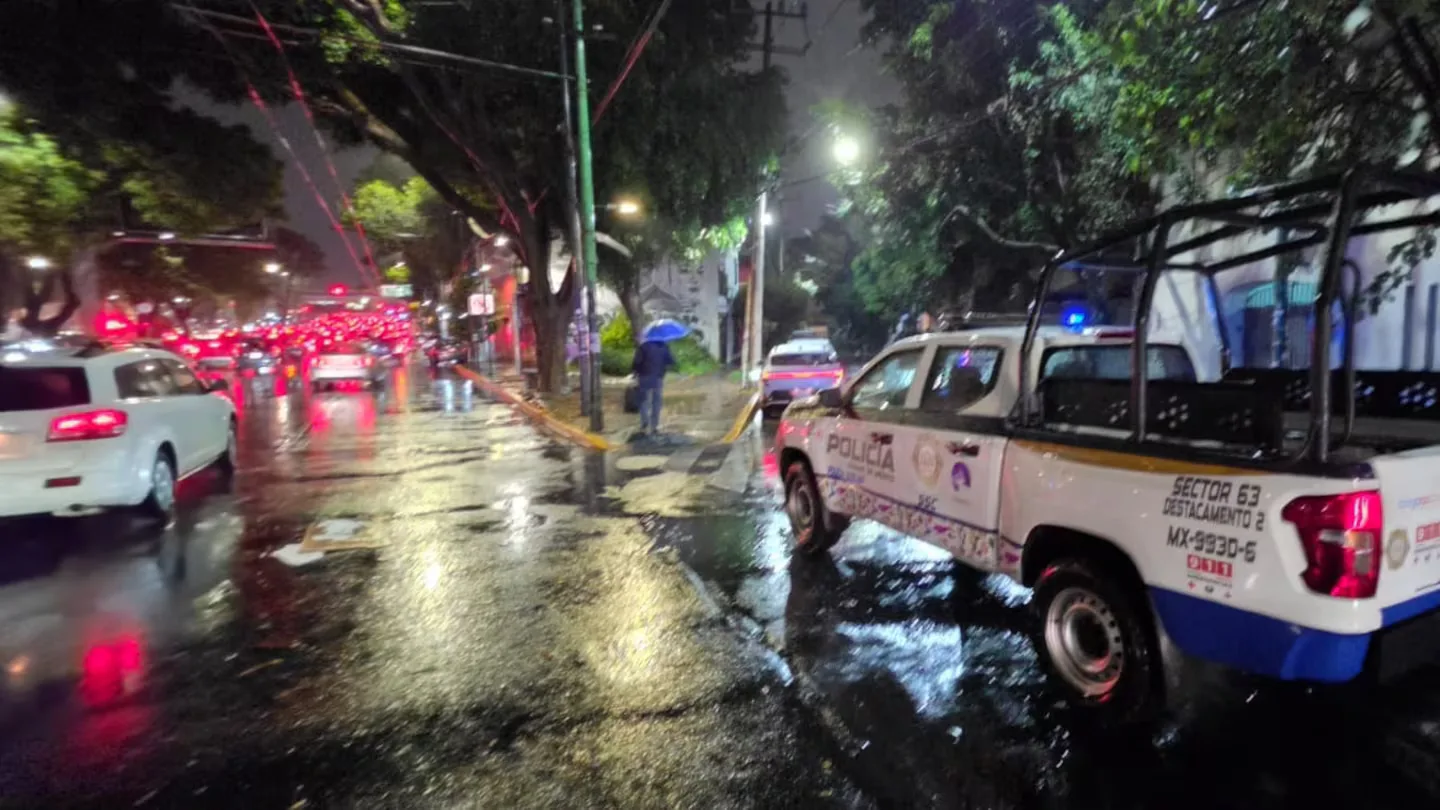 Operativo de emergencia en Coyoacán por intensas lluvias y encharcamientos