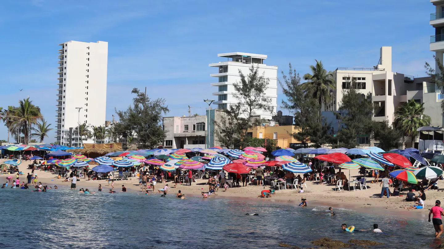 Mazatlán recibe más de 770 mil visitantes en verano con alta ocupación hotelera