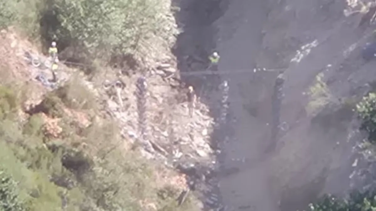 Instalan mallas de seguridad en carretera de Peñalba de Santiago