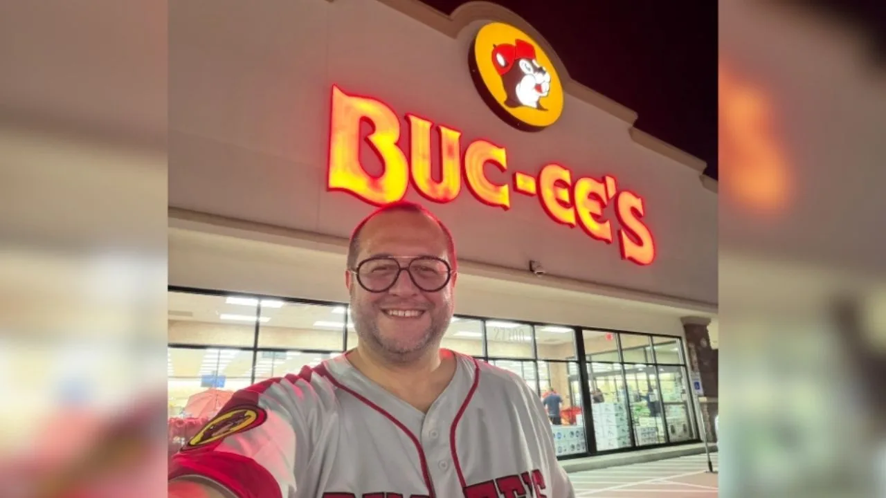 José Ramón López Beltrán comparte foto en Buc-ee’s tras polémica familiar