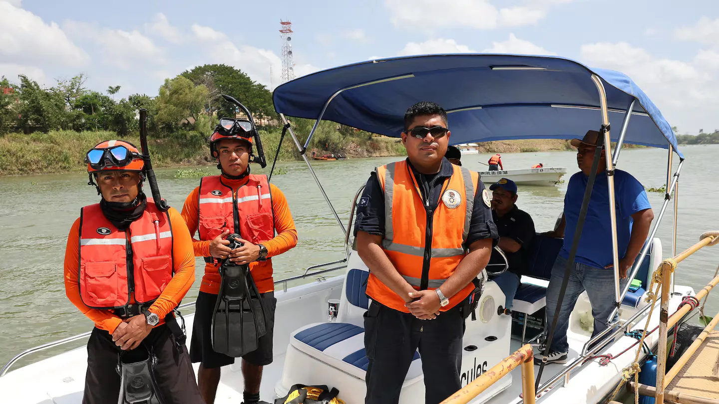 Javier May da la bienvenida a competidores de las 50 Leguas del Grijalva en Frontera