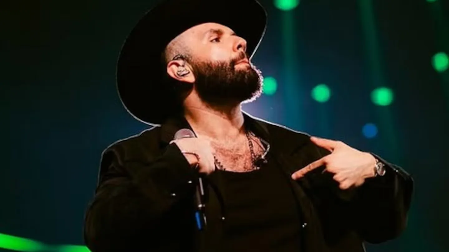 Fans de Carín León consideran demanda colectiva tras reprogramación de concierto