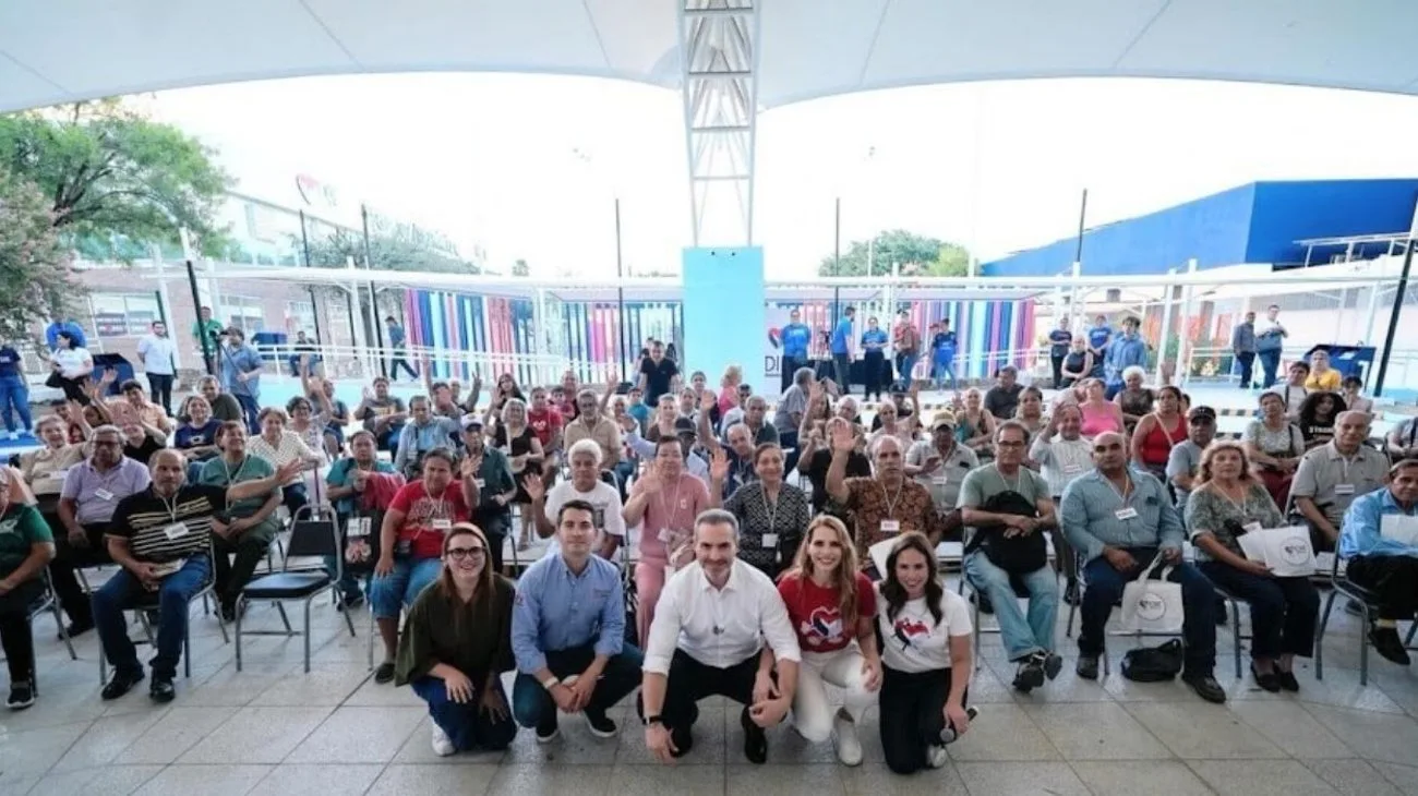 Monterrey entrega aparatos auditivos para fomentar la inclusión
