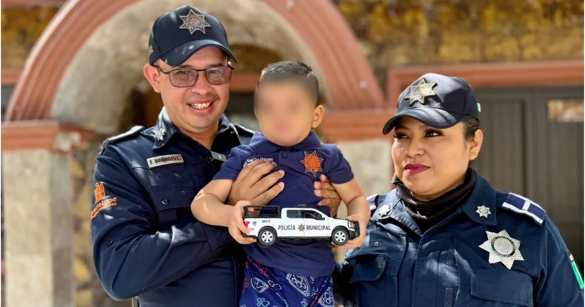 Policías de Guadalupe visitan a niño recuperado tras emergencia médica