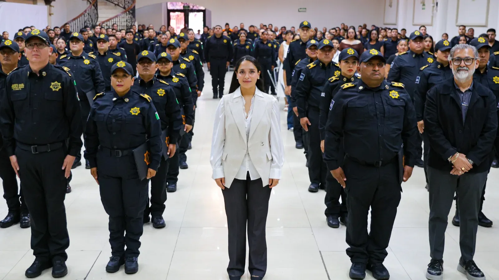 Ascensos y reconocimientos a 30 policías en Juárez por el Día del Policía