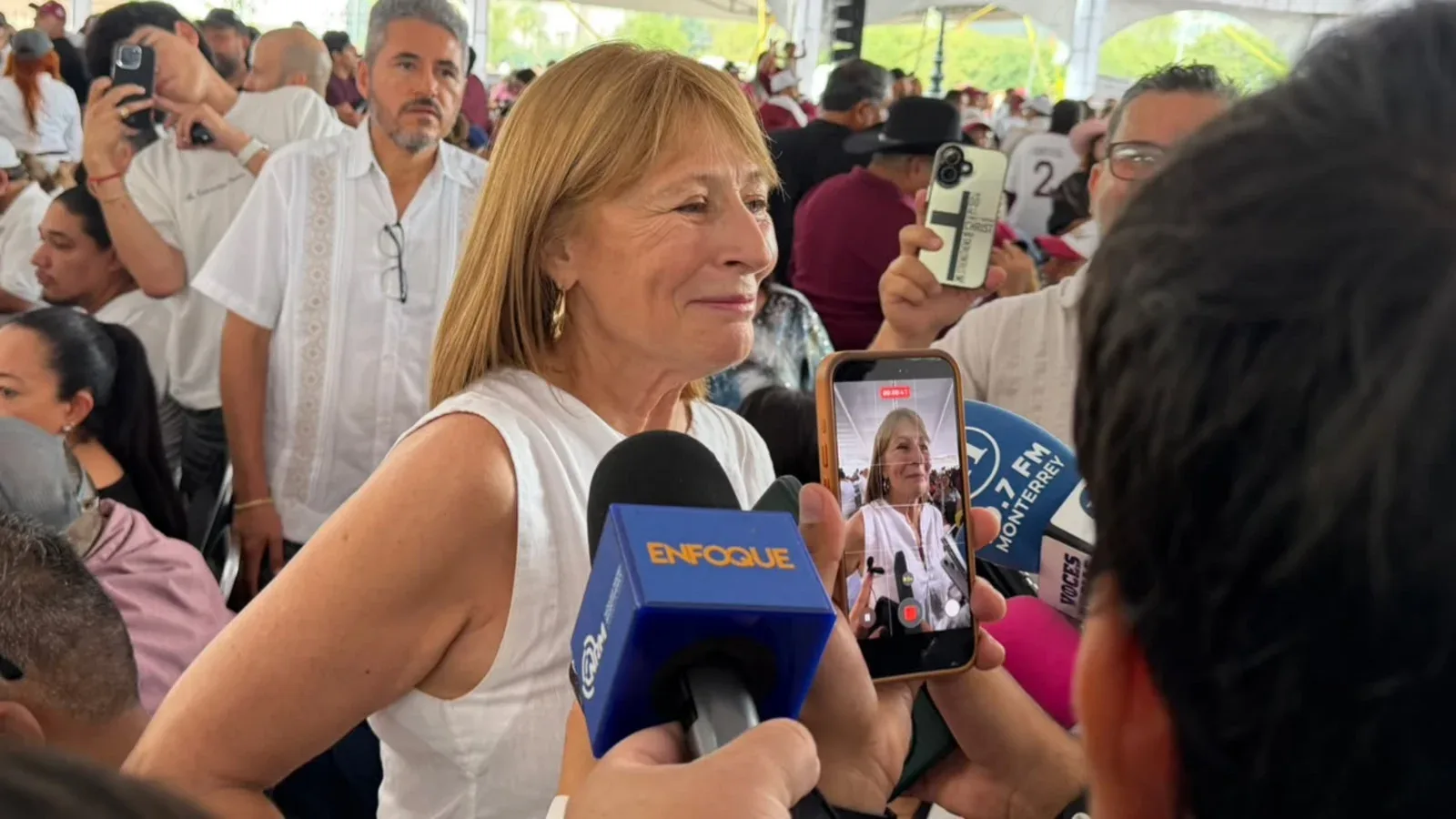 Tatiana Clouthier advierte sobre riesgos a la democracia en Nuevo León