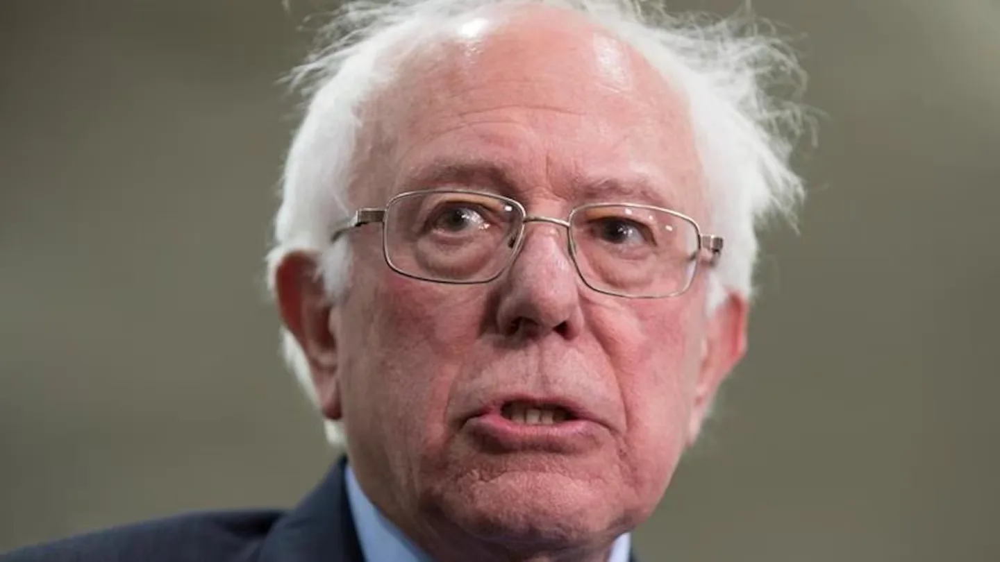 Bernie Sanders propone penas de hasta 20 años por violar restricciones a la IA avanzada