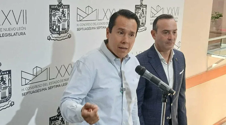 Alcalde de San Nicolás propone eliminar el refrendo vehicular en Nuevo León