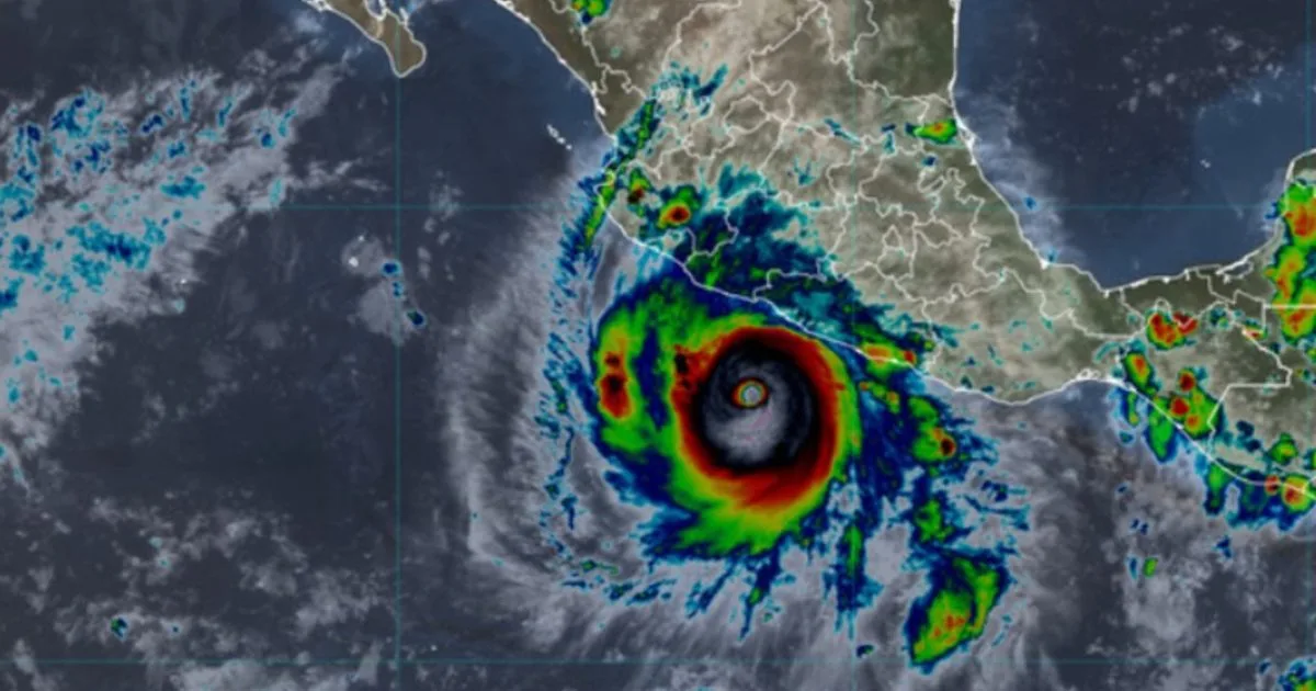 Huracán Polo se intensifica a categoría 5 y provoca alertas en varios estados