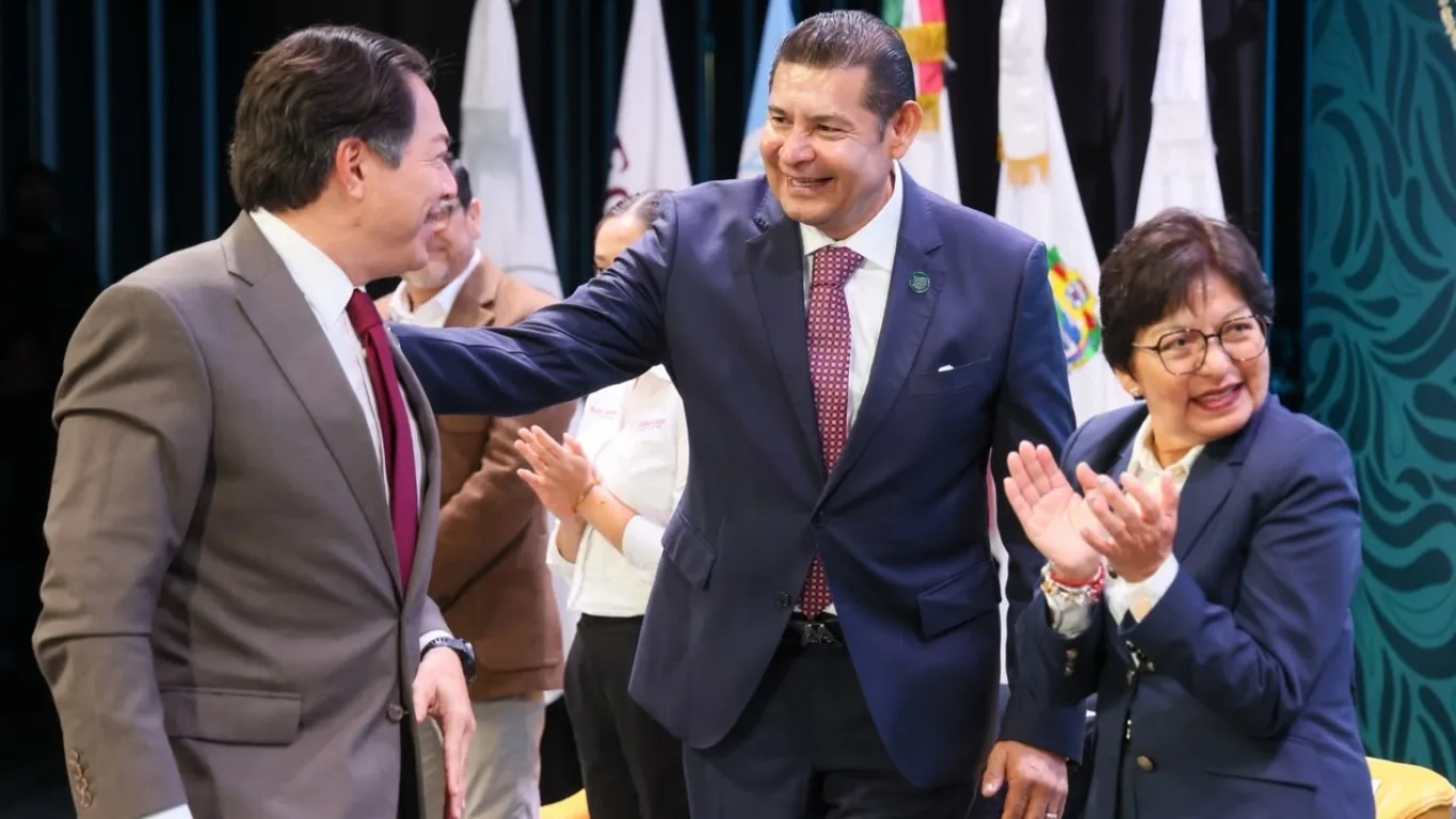 Foro en Puebla aborda el uso de pantallas en la educación
