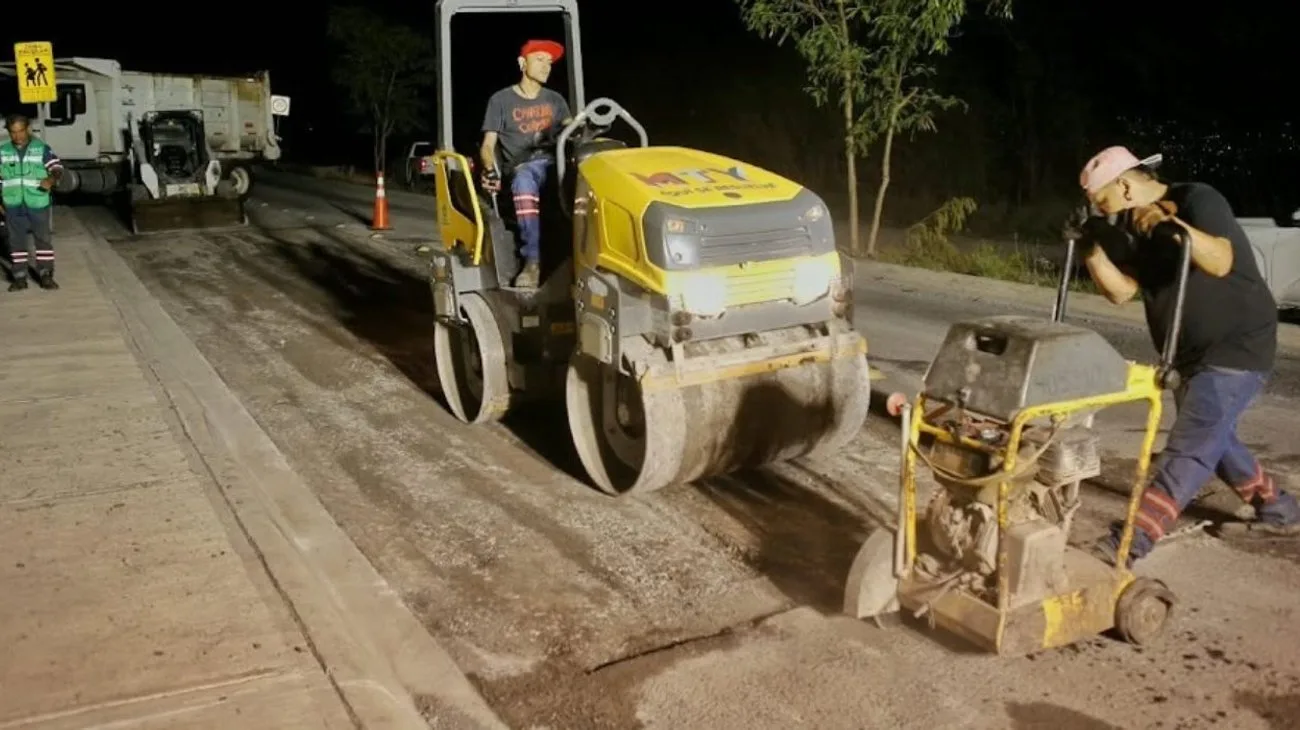 Monterrey intensifica trabajos de bacheo tras lluvias recientes