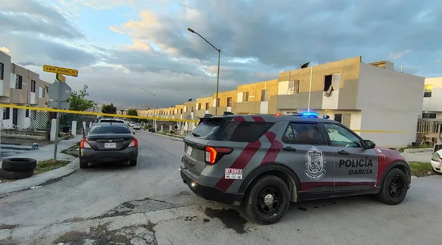 Hombre asesina a su esposa en García y hiere a su suegra y cuñada