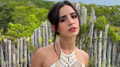 Tammy Parra vive crisis de ansiedad en vuelo y critica a pasajera por negarse a ayudarla