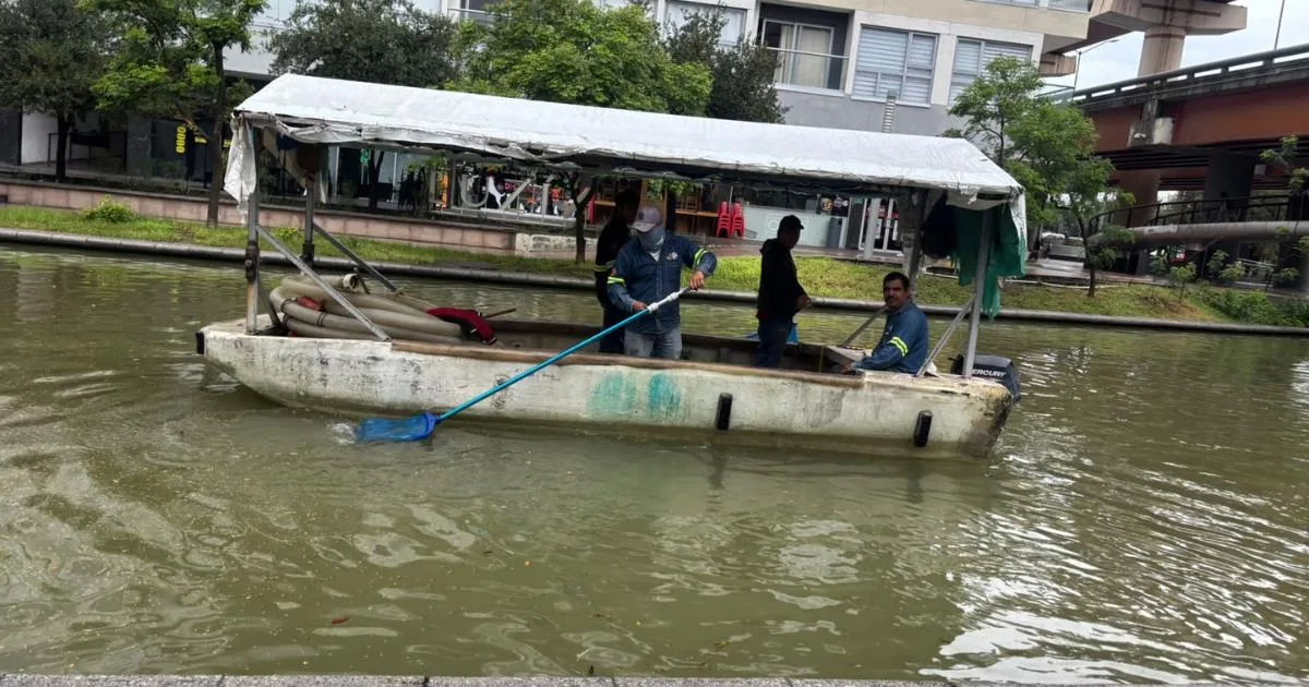 Mal estado del agua en Paseo Santa Lucía genera preocupación entre visitantes