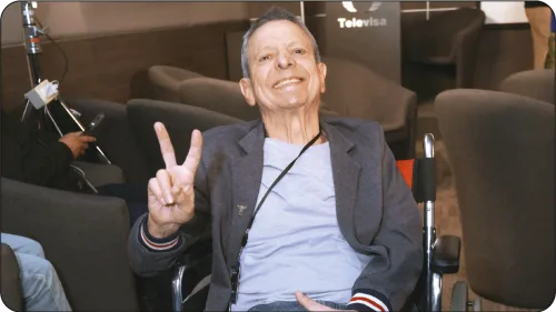 César Bono aclara rumores sobre su salud tras cirugía menor en un párpado