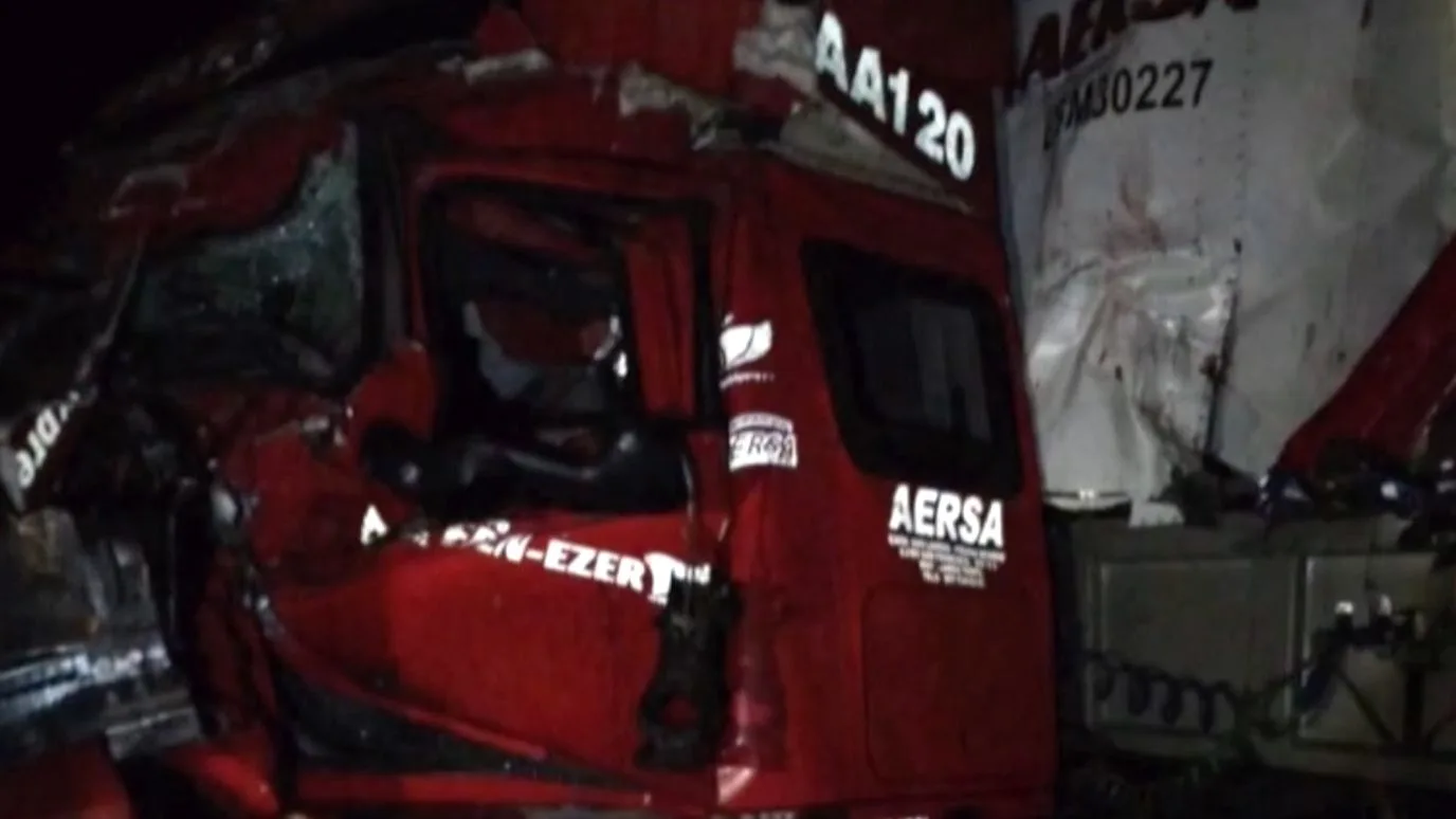 Conductor de tráiler muere en accidente en la carretera Monterrey-Nuevo Laredo